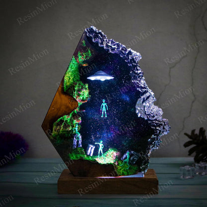 Handmade Sci-Fi Resin Night Light - Green Alien UFO Diorama
