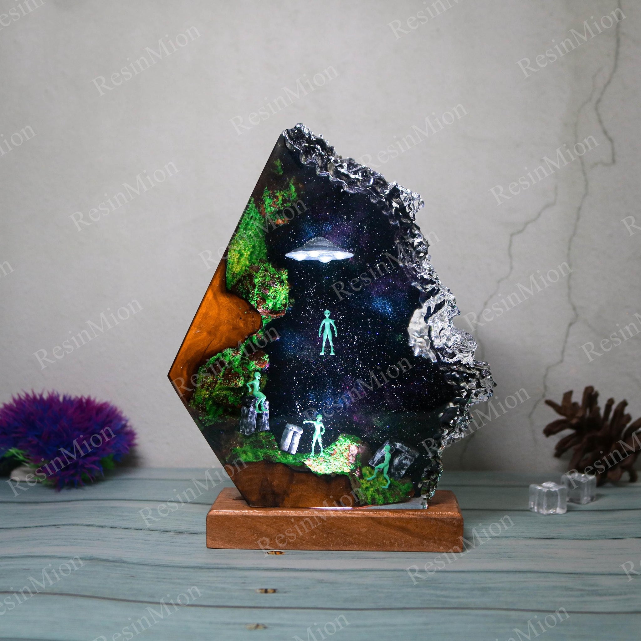 Handmade Sci-Fi Resin Night Light - Green Alien UFO Diorama