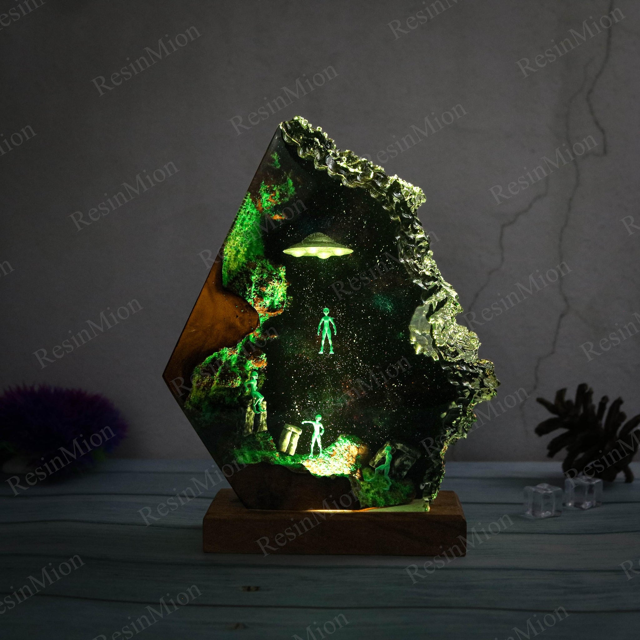 Handmade Sci-Fi Resin Night Light - Green Alien UFO Diorama