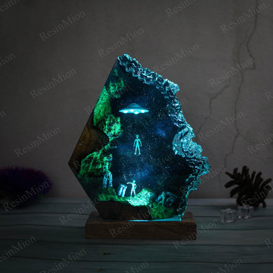 Handmade Sci-Fi Resin Night Light - Green Alien UFO Diorama