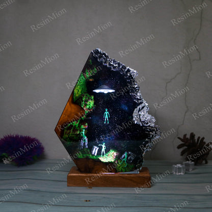Handmade Sci-Fi Resin Night Light - Green Alien UFO Diorama