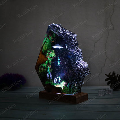 Handmade Sci-Fi Resin Night Light - Green Alien UFO Diorama