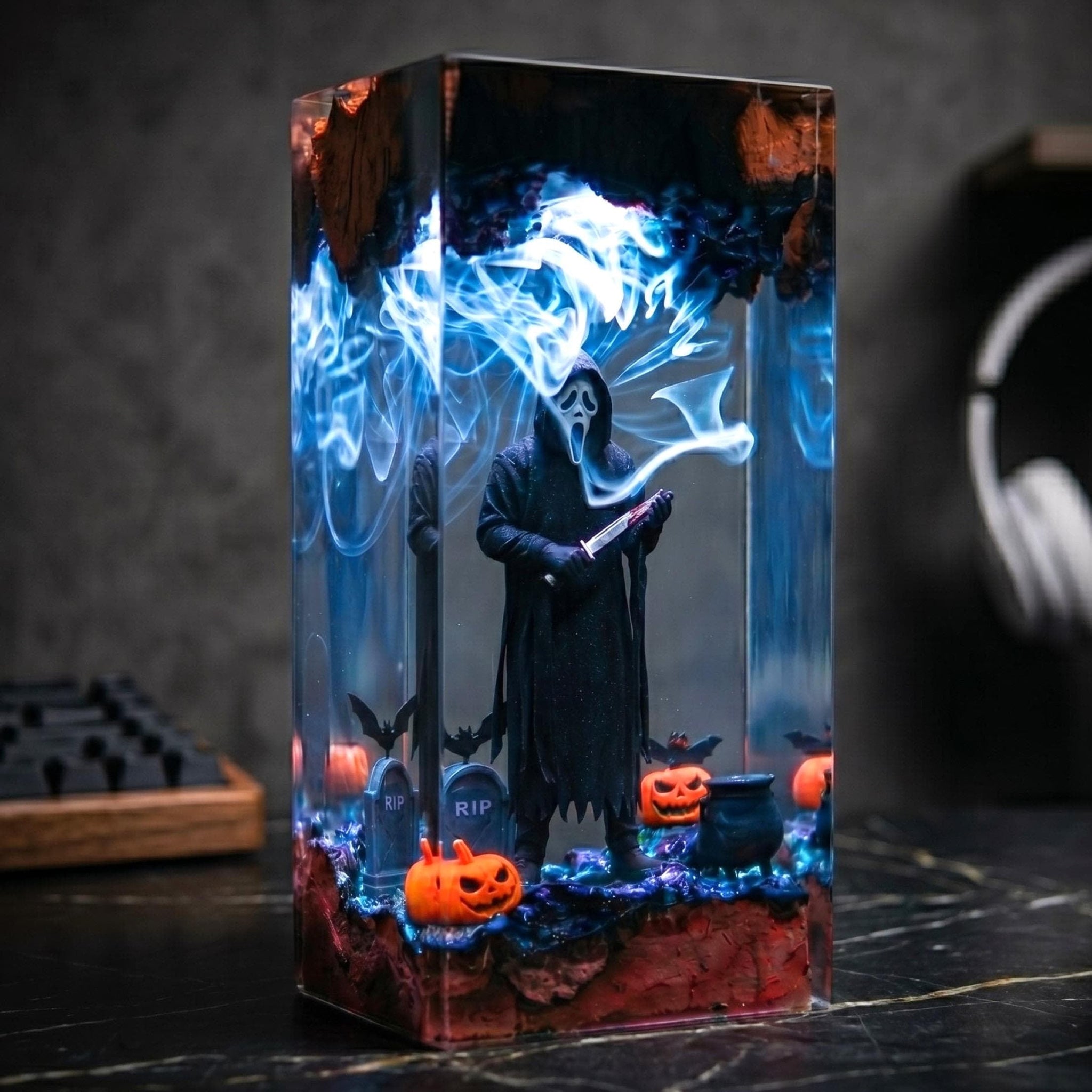 Deluxe Ghostface Scream Epoxy Resin Lamp